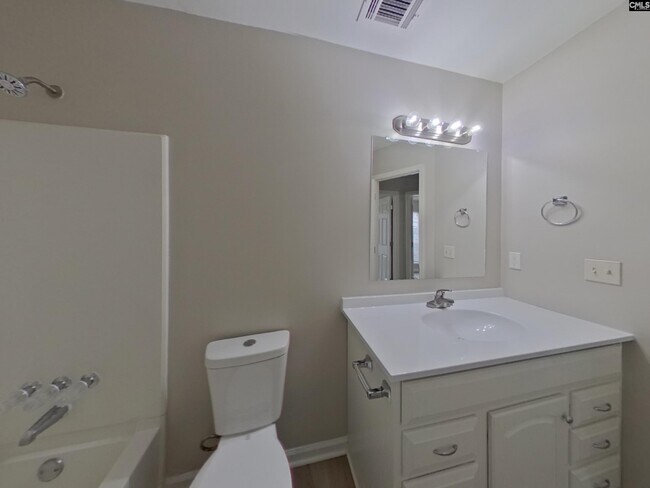 Building Photo - 121 Green Rose Rd