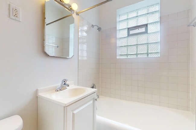 Floorplan - 5415 S. Woodlawn Avenue
