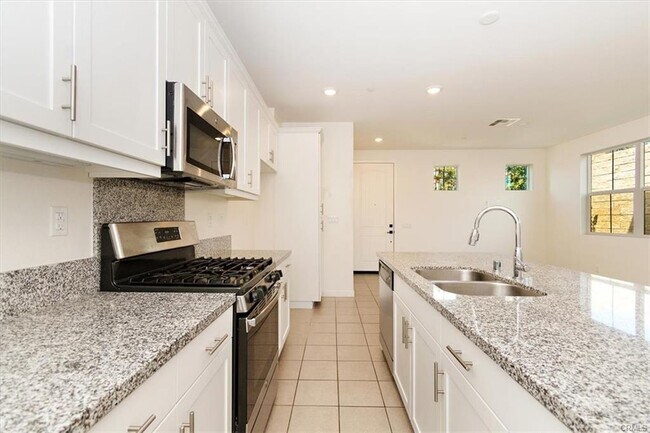 Building Photo - 27351 Bella Ln