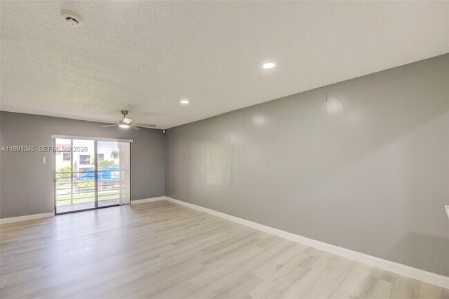 Building Photo - 851 NE 209th Terrace