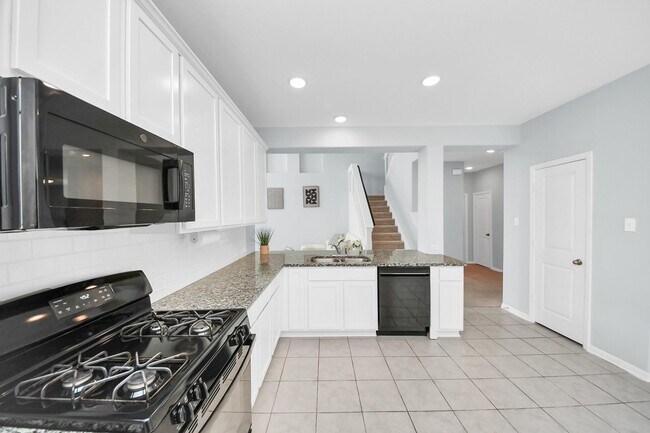 Building Photo - 208 Salange Ln