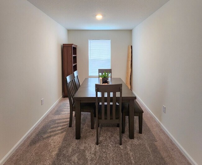 Building Photo - This attractive 3/2 Newer Home is situated...