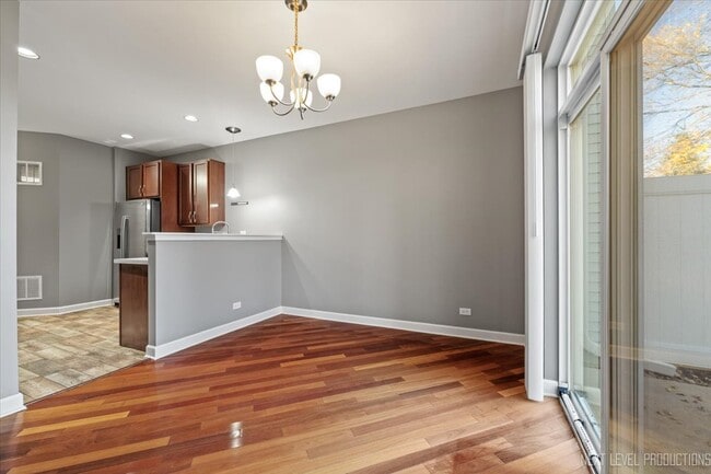 Building Photo - 450 Majestic Ln