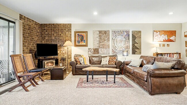 Building Photo - 13073 15th Ave NE