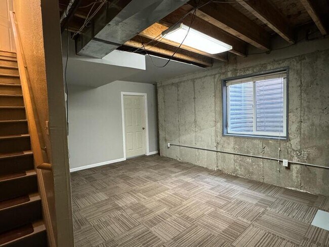 Building Photo - 135 Galapago St