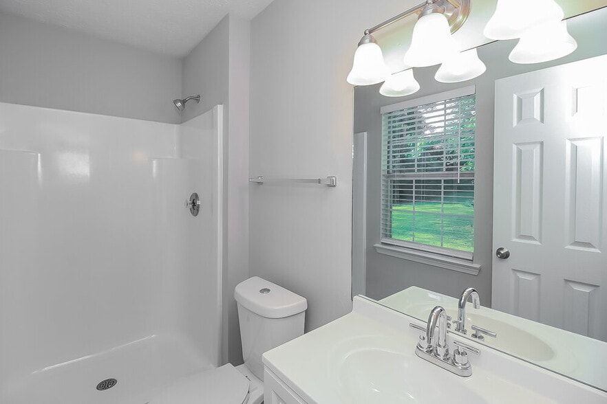 Building Photo - 907 Walnut Creek Ln