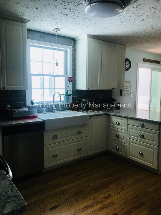 Building Photo - 6804 Saxony Cir