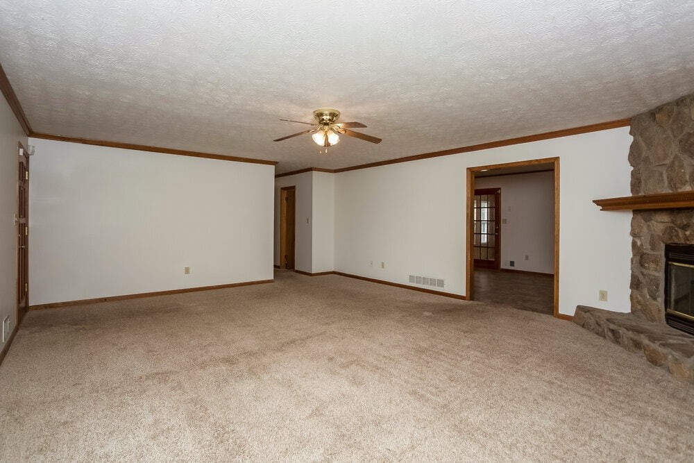 Building Photo - 105 Bennington Dr