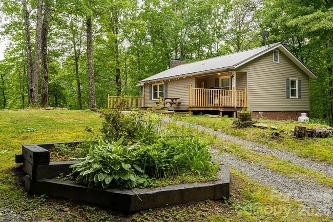 Building Photo - 260 Allison Hill Rd