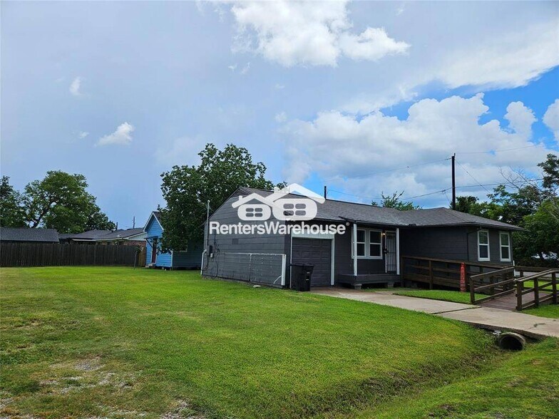 Building Photo - 8311 Vera Lou St