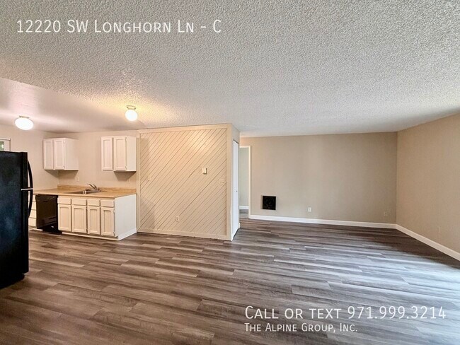 Building Photo - 12220 SW Longhorn Ln