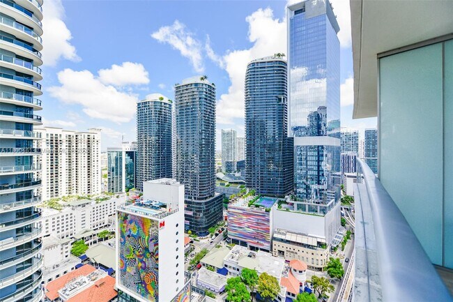 Building Photo - 1010 Brickell Ave
