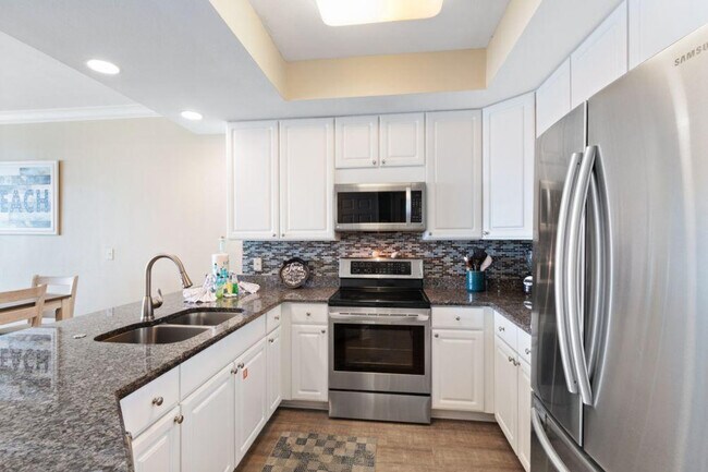 Building Photo - 365 E Beach Blvd