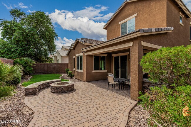 Building Photo - 7657 S Debra Dr