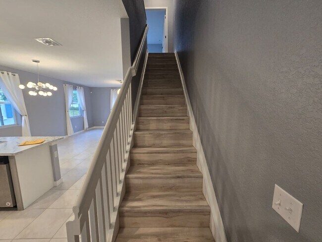 Building Photo - Bright and Easy-Living Home in Riviera Beach