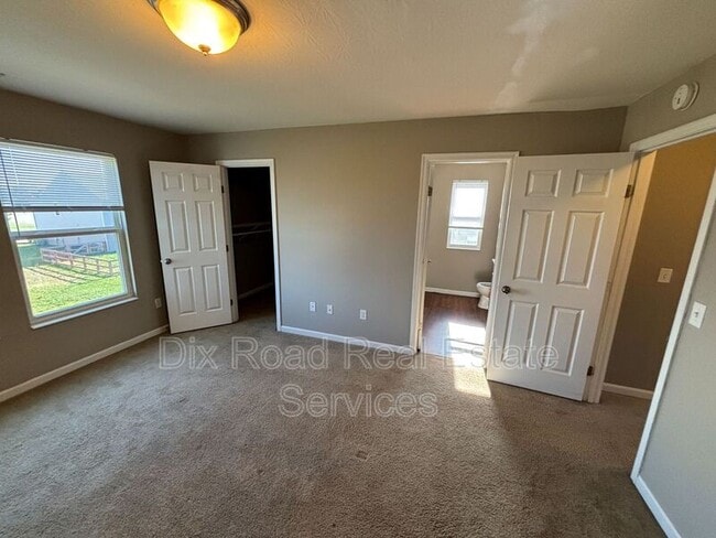 Building Photo - 106 Day Pl