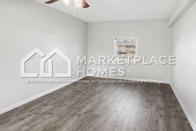 Building Photo - 201 Larkwood Dr SW