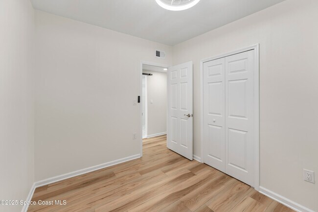 Building Photo - 34 W Azalea Cir