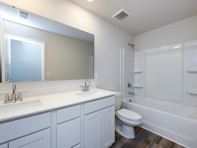 Building Photo - 1048 Old Trade St