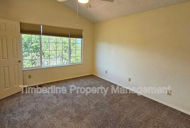 Building Photo - 7045 Sproul Ln