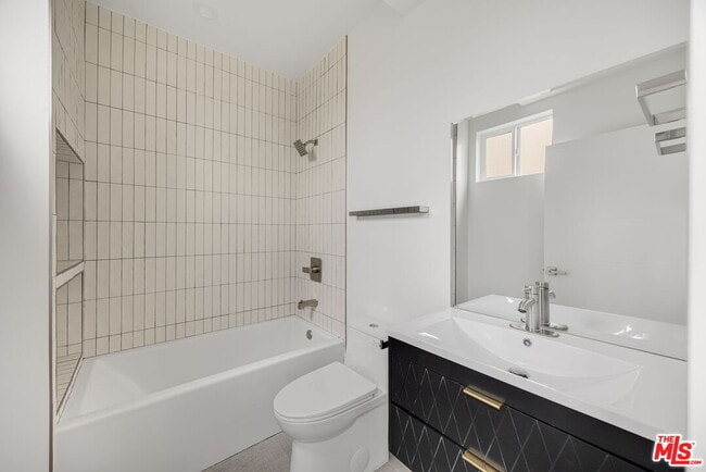 Building Photo - 11255 Hatteras St