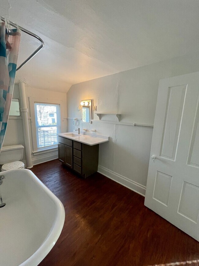 Building Photo - Adabell Coolidge