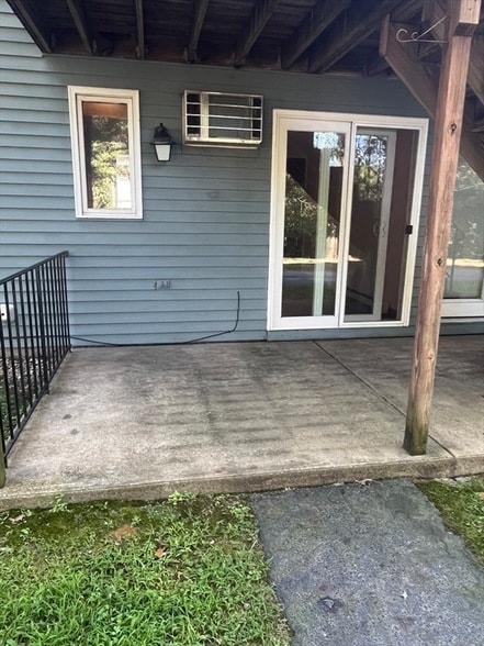 Building Photo - 35 School St