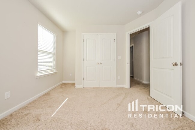 Building Photo - 225 Pratt Dr