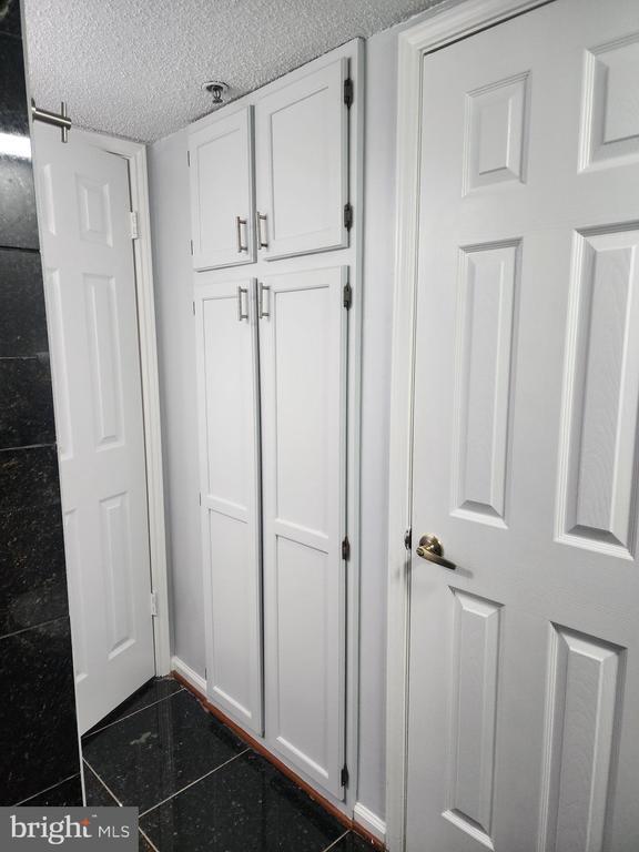 Building Photo - 1504 Lincoln Way