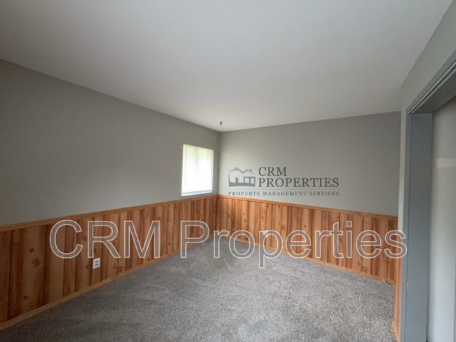 Building Photo - 212 Southlea Dr