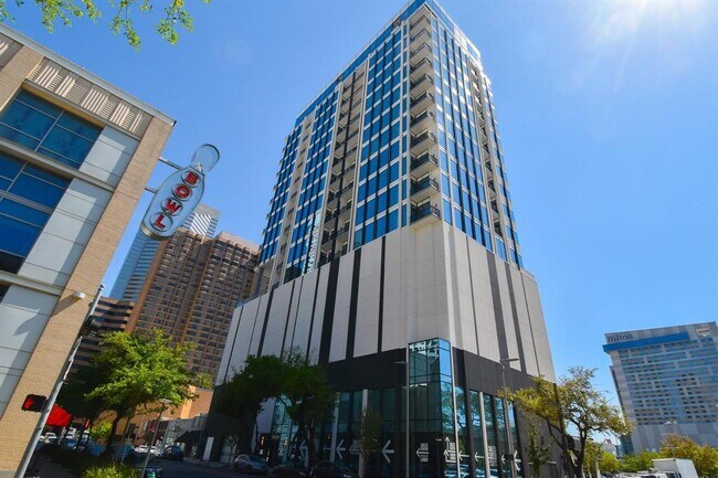 Building Photo - 1211 Caroline St
