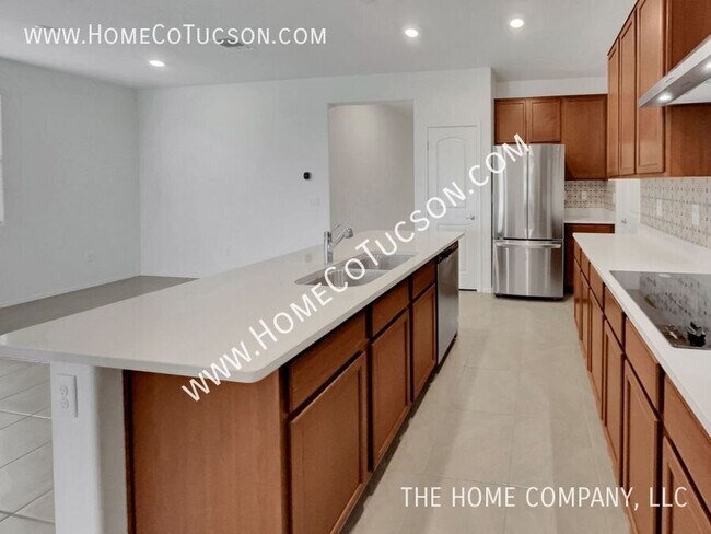 Building Photo - 5618 W Monterey Dr