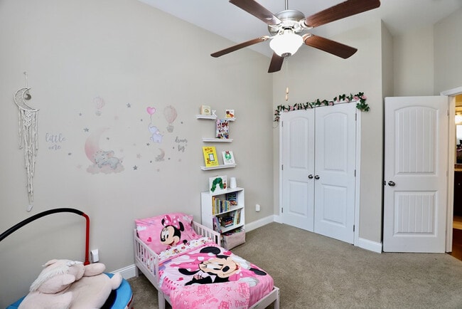 Building Photo - 513 Waterlily Dr