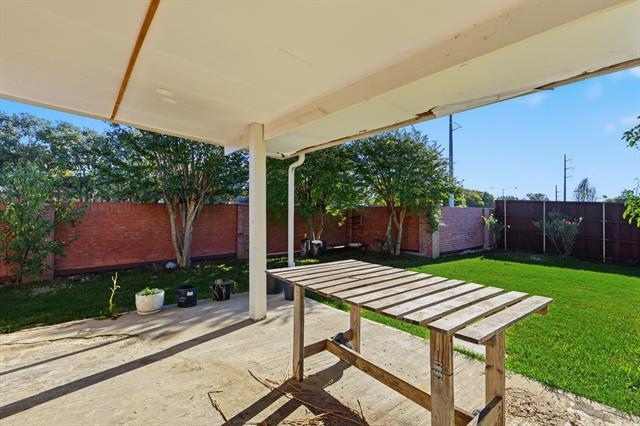 Building Photo - 1400 St Gallen Ln