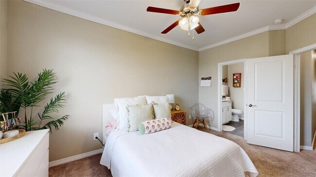 Building Photo - 2155 Big River St