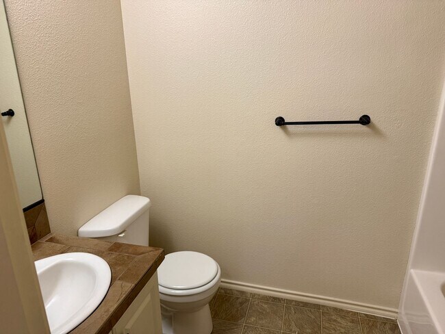 Building Photo - Bethany Village-Two bedroom TH Delight