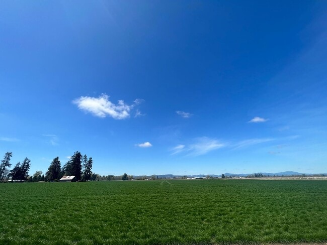 Building Photo - $500 Off March 2026 Rent!