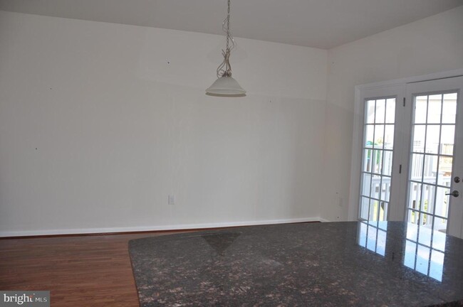 Building Photo - 905 Susan Cir
