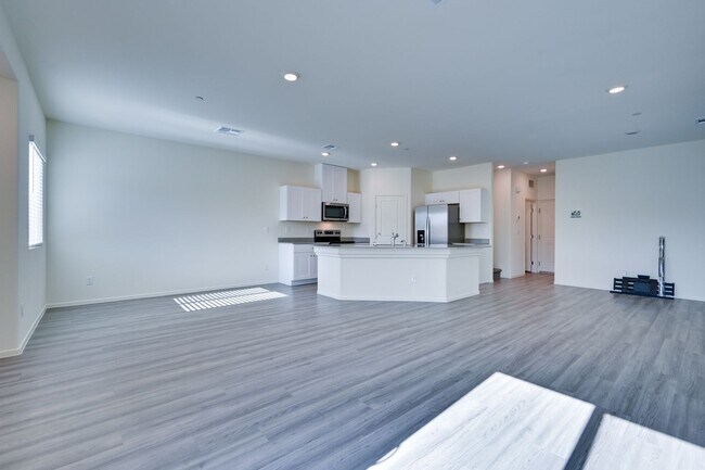 Building Photo - NW 3 Bedroom Townhouse!! Gated Community Pool!! 2 Car Garage!!! No Carpet downstairs.