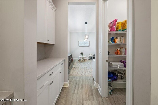 Building Photo - 10300 Silverbrook Trl