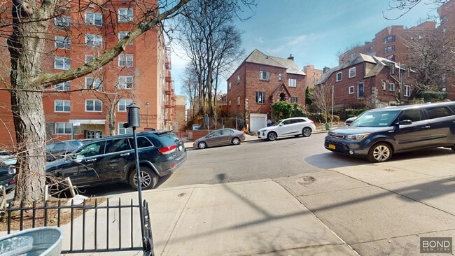 Building Photo - Park Terrace West