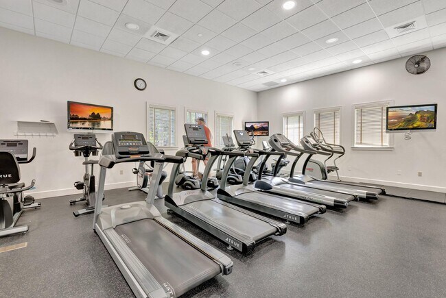 Building Photo - 8908 Champions Way