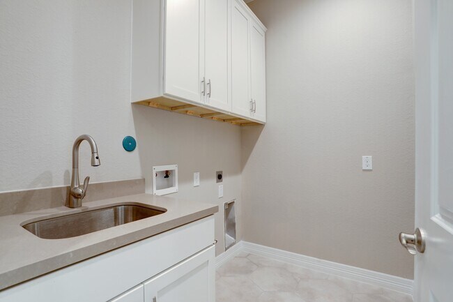 Building Photo - 502 Amalfi Dr