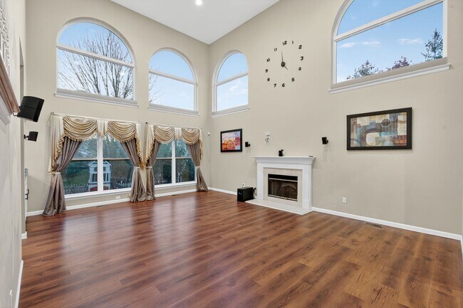 Building Photo - Stunning 4,166 Sq. Ft. Home in Westridge O...