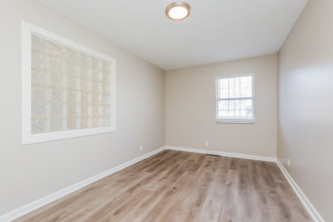 Building Photo - 3521 Glenfalls Dr