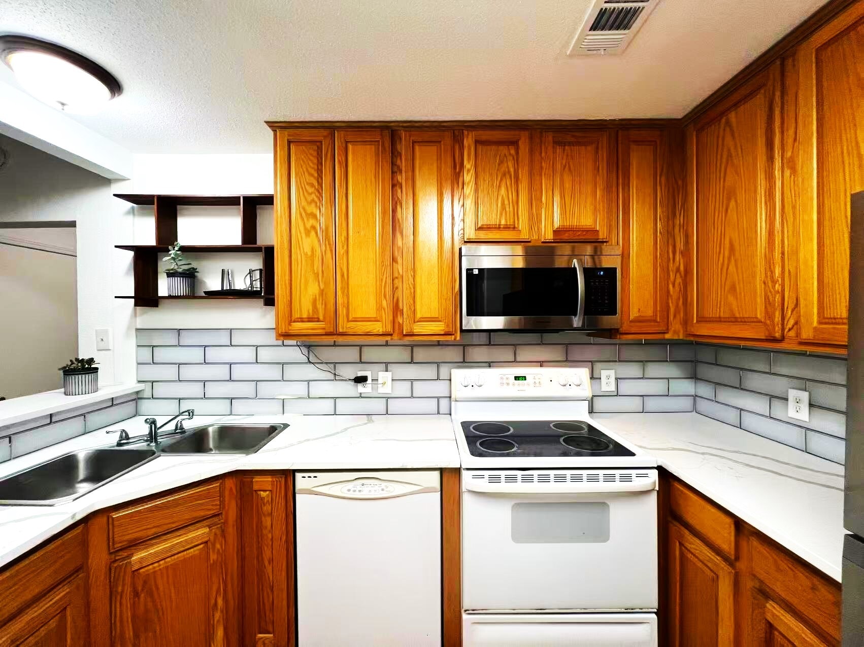 Building Photo - 2207 S Braeswood Blvd