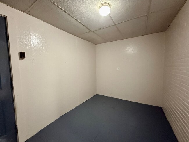 Building Photo - Spacious 2 Bedroom Home FOR RENT in Millvi...