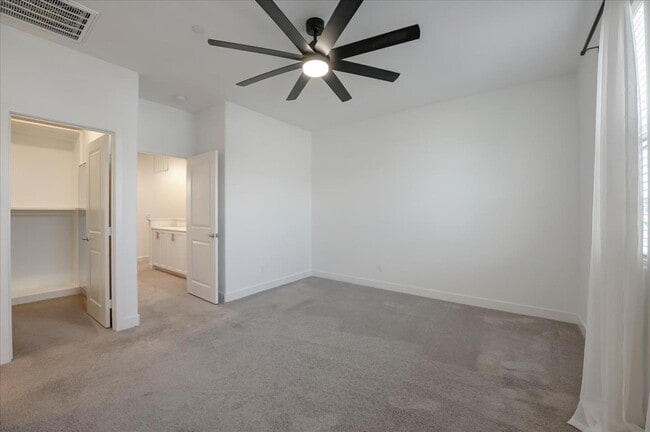 Building Photo - 4367 Pacifica Wy