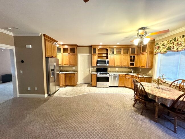 Building Photo - 96 Valley Stream Ln