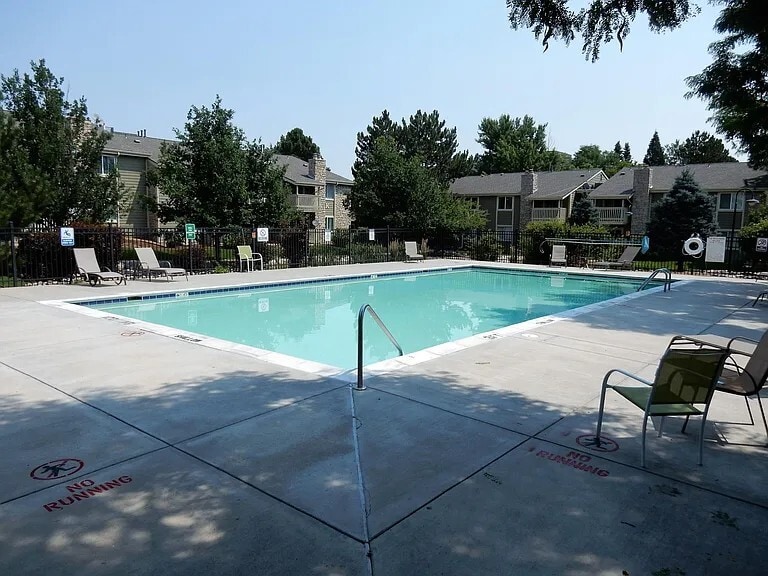 Outdoor pool - 4400 S Quebec St